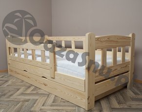 tapczan drewniany dla dziecka z barierkami i otwieraniem producent Prudnik