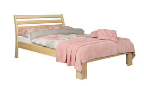 łóżko z profilowanym wygiętym zagłówkiem i zanóżkiem łóżko z litego drewna