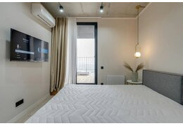 Jak dobrać twardość materaca do konkretnego modelu łóżka? Poradnik doradcy Oaza Snu