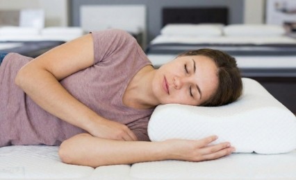 Pianka termoelastyczna (Visco) – co to jest i dlaczego Twój kręgosłup ją pokocha?